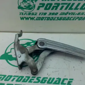 Foto de Reposapies trasero derecho Vespa Granturismo 125 referencia 426-22-44773 foto 2