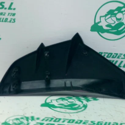 Foto de Embellecedor derecho del radiador Honda CB 500XA referencia 415-23-47842
