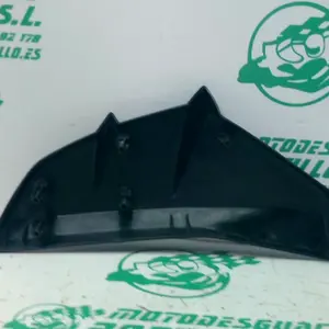 Foto de Embellecedor derecho del radiador Honda CB 500XA referencia 415-23-47842 foto 1