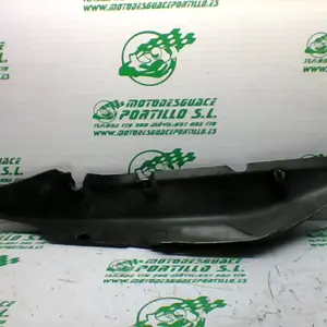 Foto de Carcasa lateral trasera derecha Honda CBF 250 referencia 180-20-33904 foto 7