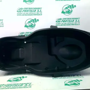 Foto de Porta-casco Yamaha XMAX 250 referencia 431-21-32650 foto 6