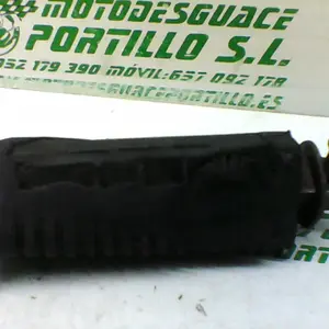 Foto de Reposapies delantero izquierdo Suzuki GS-500-F referencia 166-19-21490 foto 2