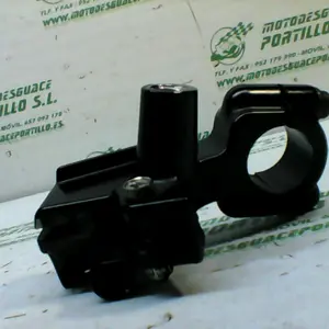 Foto de Soporte de maneta trasera Honda Pcx 125 referencia 181-23-46213 foto 2