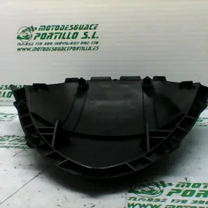 Foto de Carcasa trasera de cúpula Suzuki Burgman 125 referencia 69-19-21040
