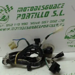 Foto de Instalación del faro Honda Forza 250 referencia 234-18-16012 foto 3