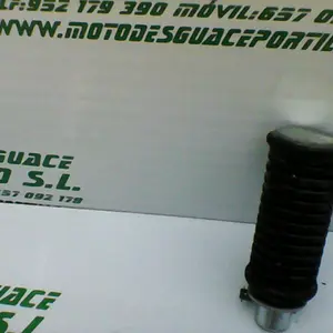 Foto de Reposapies trasero derecho Suzuki Marauder 125 referencia 46-19-17664 foto 4