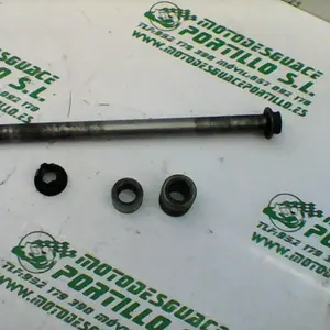 Foto de Eje de rueda trasera Honda CB 450 DX referencia 277-18-18574 foto 5