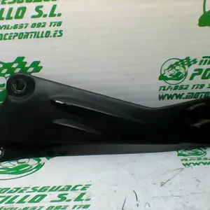 Foto de Estribera trasera izquierda Yamaha YBR 125 i referencia 171-21-30498 foto 4