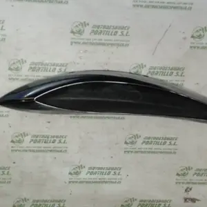 Foto de Embellecedor de carcasa trasera izquierda Piaggio Beverly 125 referencia 10-16-44895 foto 7