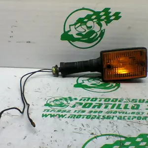 Foto de Intermitente delantero izquierdo Yamaha DT-80 1989 referencia 65-23-42372 foto 4