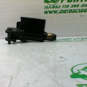 Foto de Pinza de freno delantera Peugeot Kisbee 50 4T referencia 466-22-45030 foto 3