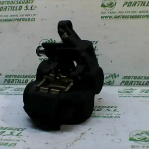 Foto de Pinza de freno delantera izquierda Yamaha TMAX 530 12-15 referencia 218-18-15437