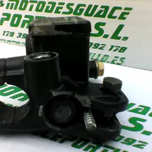 Foto de Bomba de freno delantero Yamaha YBR 125 i referencia 171-21-30489 foto 6