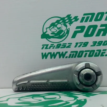Foto de Reposapies trasero izquierdo Yamaha Xenter 125 referencia 446-22-40764