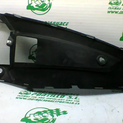 Foto de Carcasa lateral derecha Gilera NEXUS 500 04 referencia 15-21-28954