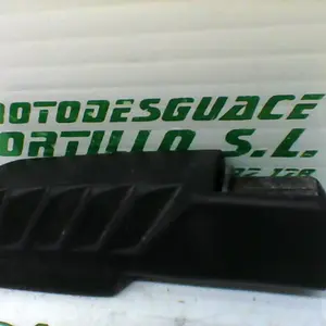 Foto de Reposapies trasero derecho Honda S-wing 125 referencia 241-19-22756 foto 4