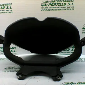 Foto de Embellecedor de cuadro de luces Piaggio X8 125 referencia 86-19-18602 foto 3