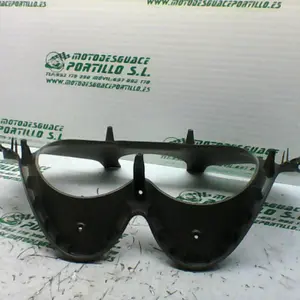 Foto de Embellecedor de cuadro de luces Aprilia ARRECIFE 200 referencia 275-19-23356 foto 3