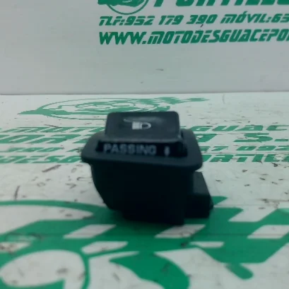 Foto de Interruptor de luz larga/corta Kymco PEOPLE S 125 referencia 369-23-46782