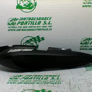 Foto de Carcasa lateral trasera izquierda Keeway RKV 125 referencia 326-22-42270 foto 4