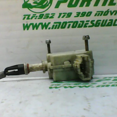 Foto de Motor de cerradura Gilera NEXUS 500 04 referencia 15-21-28857