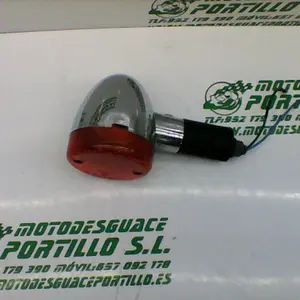 Foto de Intermitente trasero derecho Kymco VENOX 250 referencia 109-22-44515 foto 6
