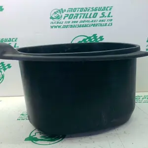 Foto de Porta-casco Vespa LX 125 referencia 232-23-44745 foto 4