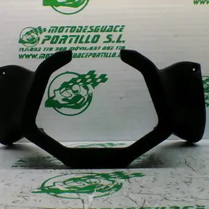 Foto de Embellecedor del manillar Kymco super dink 300 i referencia 113-23-43386