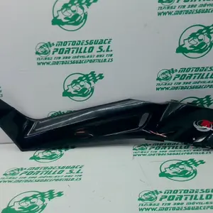 Foto de Carcasa lateral izquierda Yamaha XMAX 250I referencia 283-22-37634 foto 4