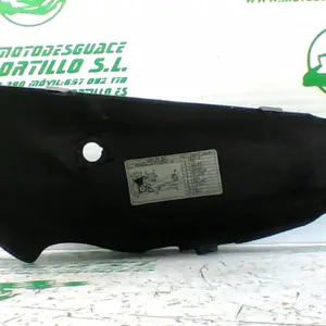 Foto de Carcasa bajo asiento derecho Daelim Daystar 125 referencia 31-17-10312 foto 7