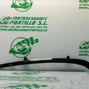 Foto de Embellecedor del frontal Piaggio MP3 YOURBAN 300 LT referencia 440-21-36773 foto 4