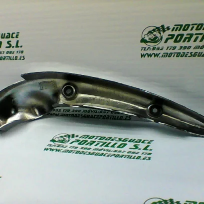 Foto de Embellecedor lateral derecho Suzuki Intruder 250 referencia 25-16-16812
