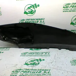 Foto de Carcasa lateral trasera derecha Yamaha N MAX 125 referencia 394-23-46348 foto 2