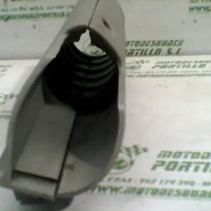 Foto de Embellecedor de horquilla izquierda Aprilia Sport city 250 inyeccion 09-10 referencia 161-18-14917 foto 2