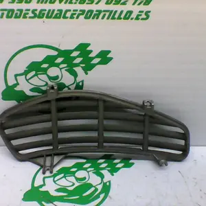 Foto de Entrada de aire lateral derecha Vespa GT 200 L referencia 138-22-34379 foto 2