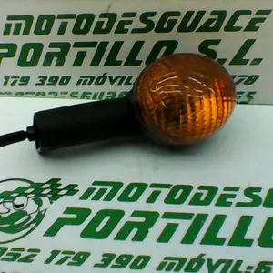 Foto de Intermitente trasero derecho Peugeot Ludix 50 referencia 71-19-19081 foto 17