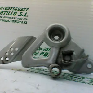 Foto de Estribera delantera derecha Honda CBF 125 M referencia 166-22-34780 foto 7