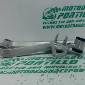 Foto de Estribera trasera derecha Honda CB 500XA referencia 415-23-47810 foto 2
