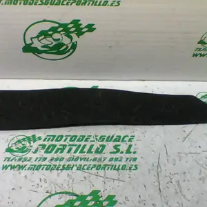 Foto de Alfombrilla izquierda Kymco super dink 300 i referencia 113-23-43379 foto 4