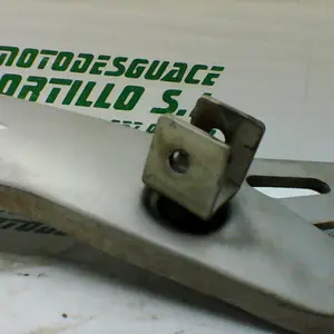 Foto de Estribera trasera derecha Yamaha YBR 125 i referencia 171-21-30497 foto 7
