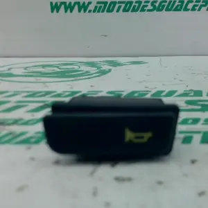 Foto de Interruptor de claxon Honda PS 125 referencia 106-24-47781 foto 2