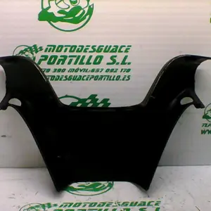 Foto de Embellecedor del manillar Piaggio MP3 250 RL referencia 397-21-40156 foto 3