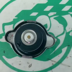 Foto de Tapon del radiador Kawasaki Z 900 referencia 6-24-47568 foto 2