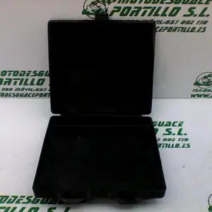 Foto de Caja de herramienta Yamaha special 250 referencia 183-16-17773 foto 3
