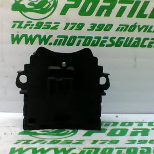 Foto de Boton de apertura de asiento Honda SH MODE referencia 413-21-32548 foto 2