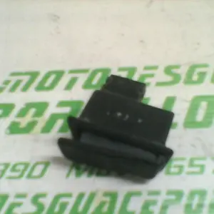 Foto de Interruptor de claxon Daelim ns III125 referencia 122-18-15050