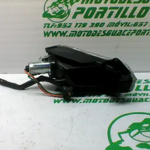 Foto de Intermitente trasero izquierdo Honda Pcx 125 referencia 181-23-46256 foto 8