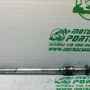 Foto de Eje de rueda delantera Yamaha XMAX 250 referencia 213-19-37424