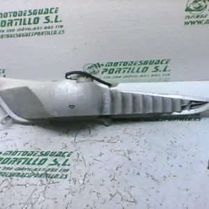 Foto de Intermitente delantero derecho Honda Pantheon 125 4T referencia 11-20-32711