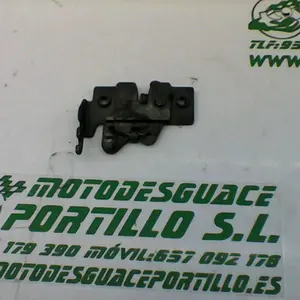 Foto de Cerradura de puerta trasera Piaggio X8 200 referencia 264-18-18374 foto 2